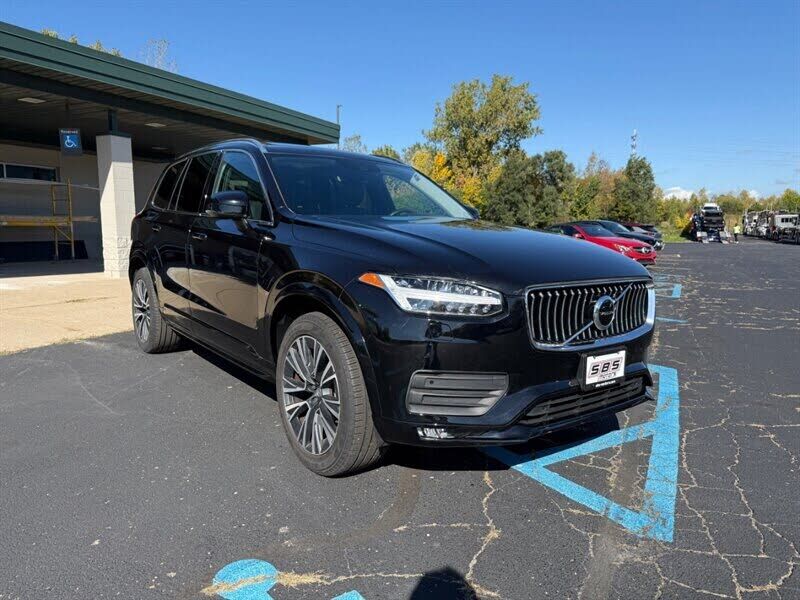 2022 VOLVO XC90
