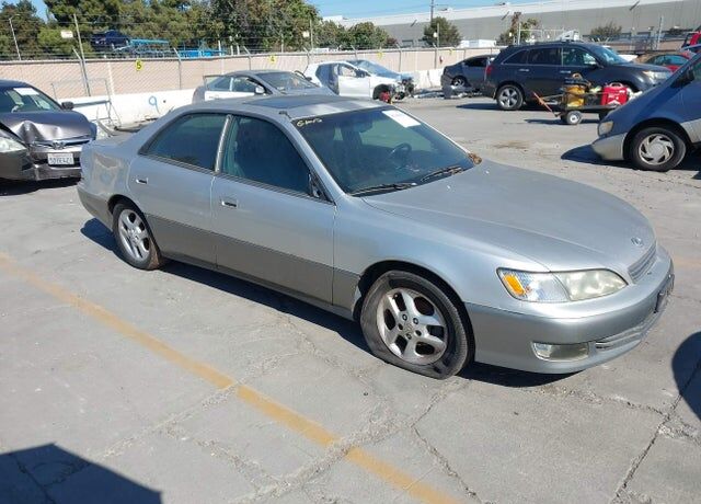 2001 LEXUS ES