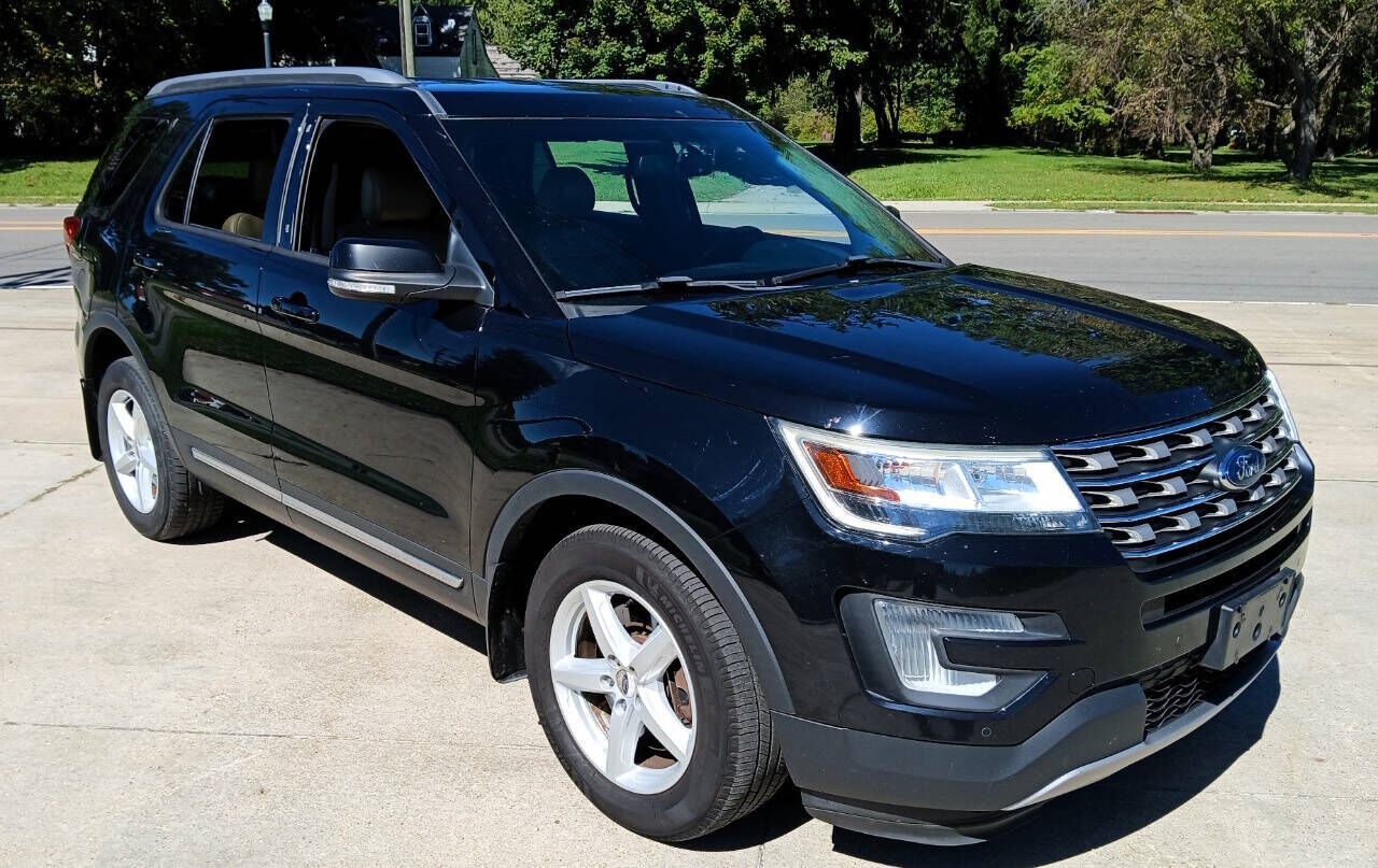 2017 FORD Explorer