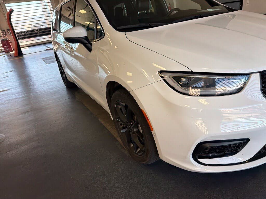 2023 CHRYSLER Pacifica