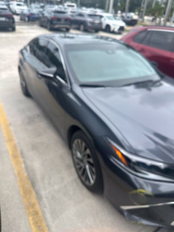 2024 LEXUS ES