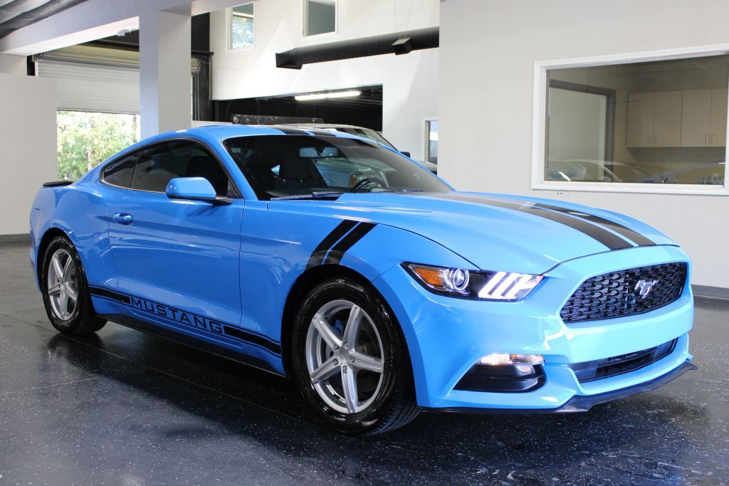 2017 FORD Mustang