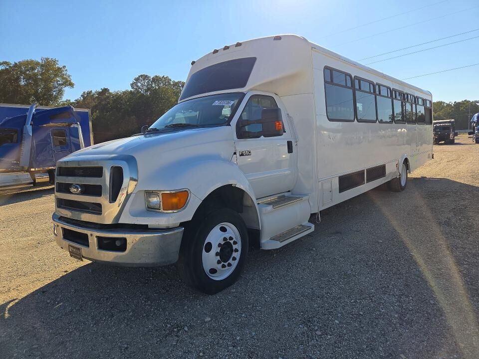 2011 FORD F-650