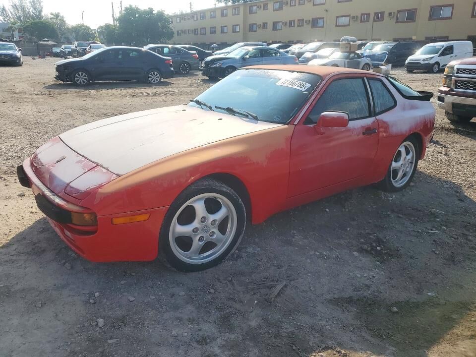 1987 PORSCHE 944
