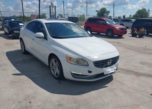 2015 VOLVO S60