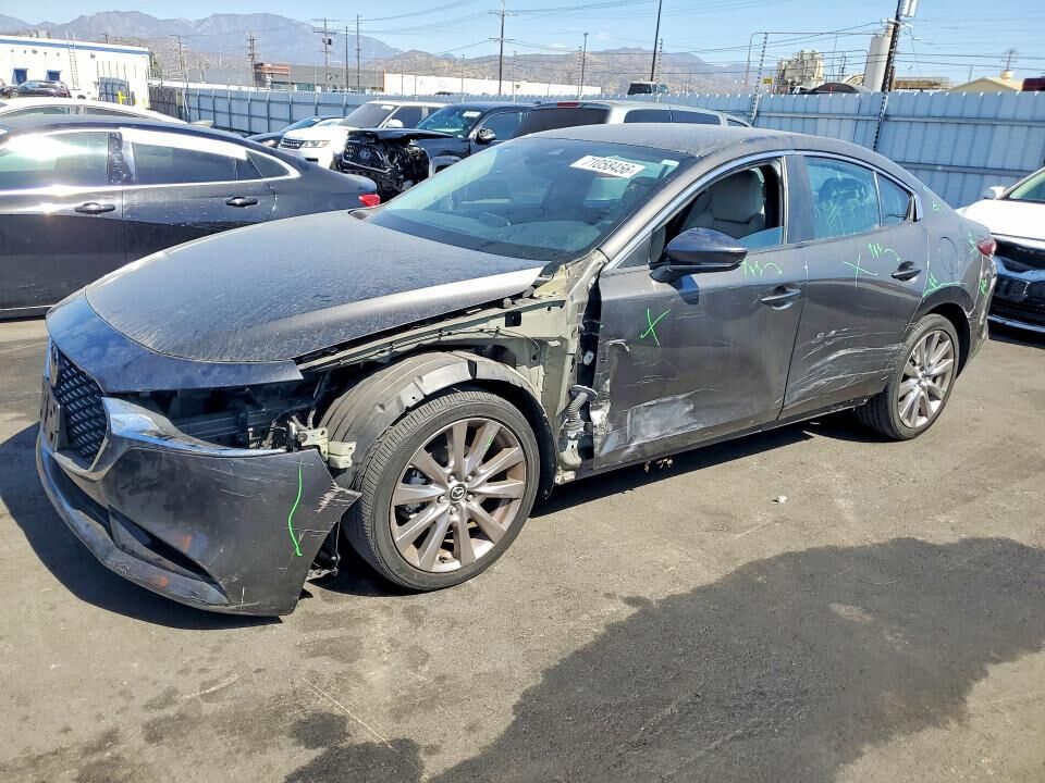 2019 MAZDA Mazda3