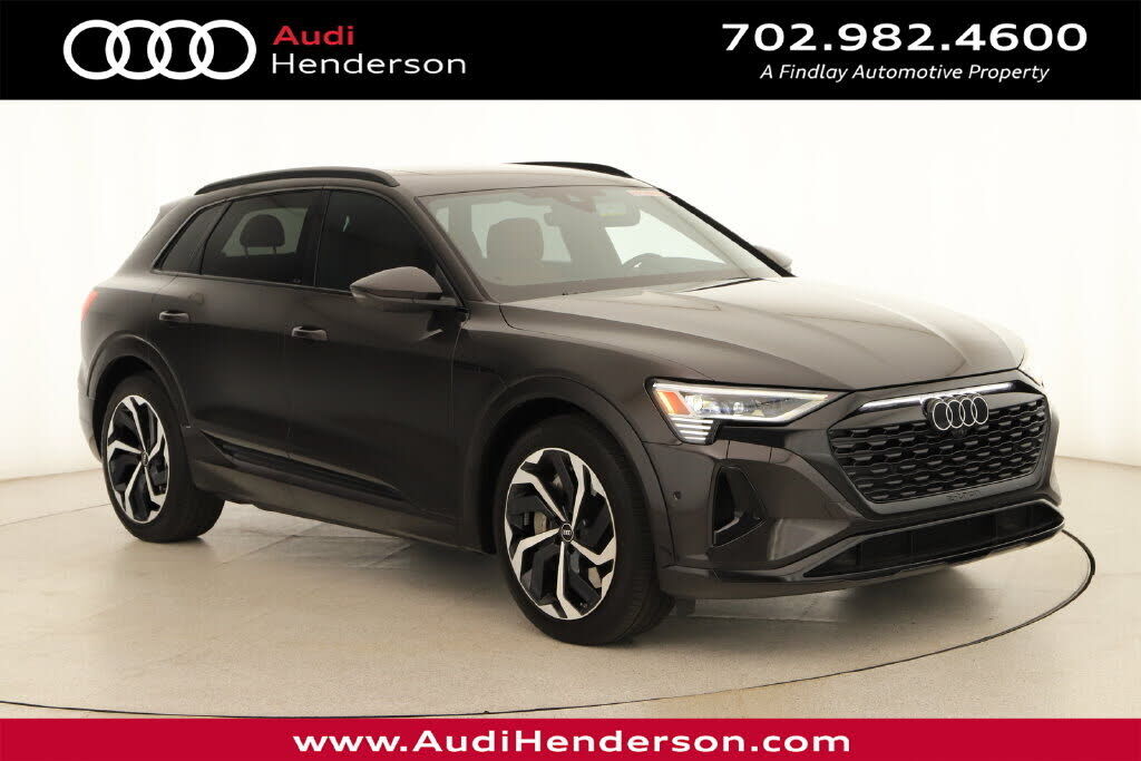 2024 AUDI Q8