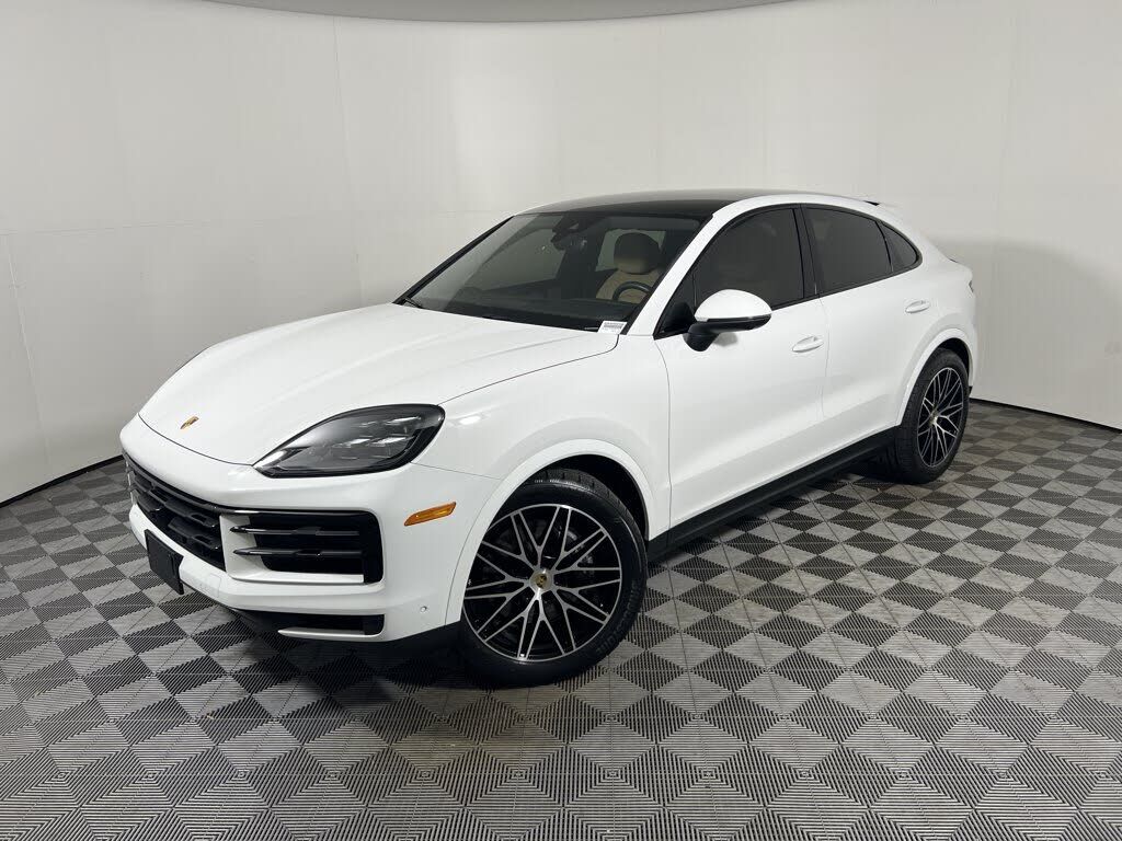 2024 PORSCHE Cayenne