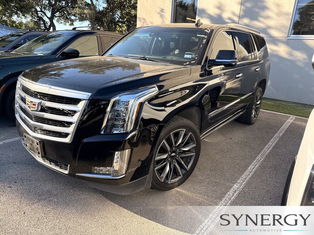 2017 CADILLAC Escalade