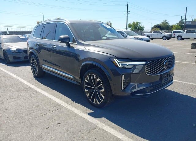 2025 VOLVO XC90