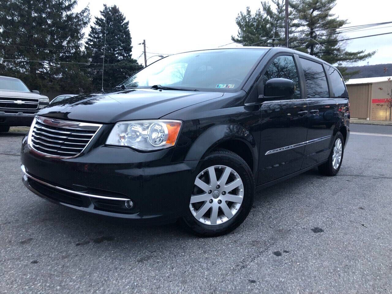 2013 CHRYSLER Town and Country