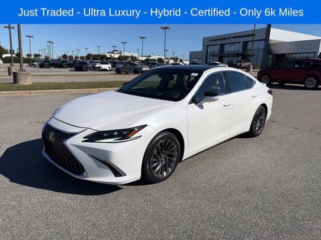 2025 LEXUS ES