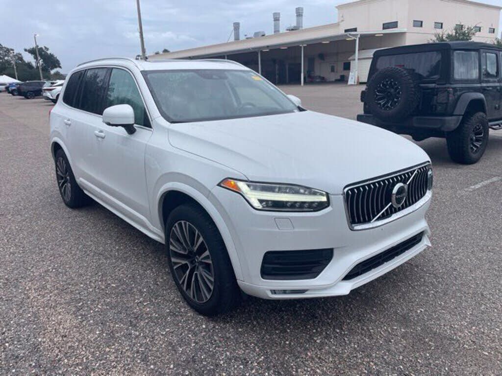 2022 VOLVO XC90