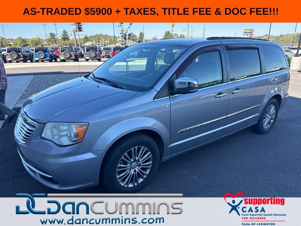 2014 CHRYSLER Town and Country