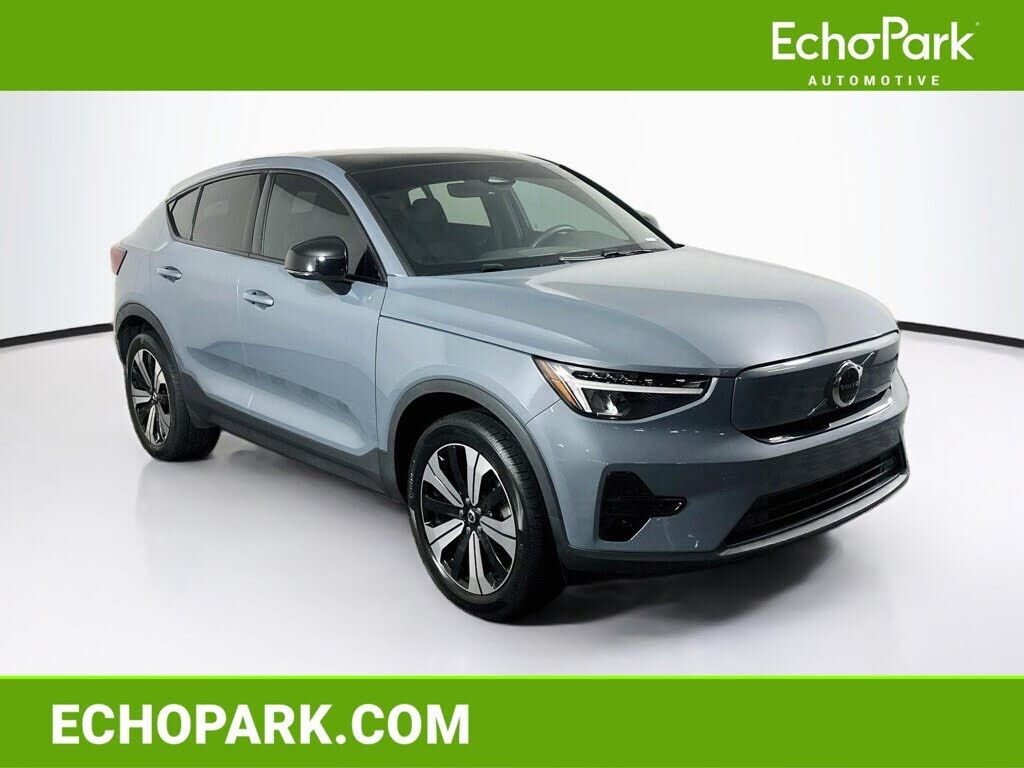 2023 VOLVO C40