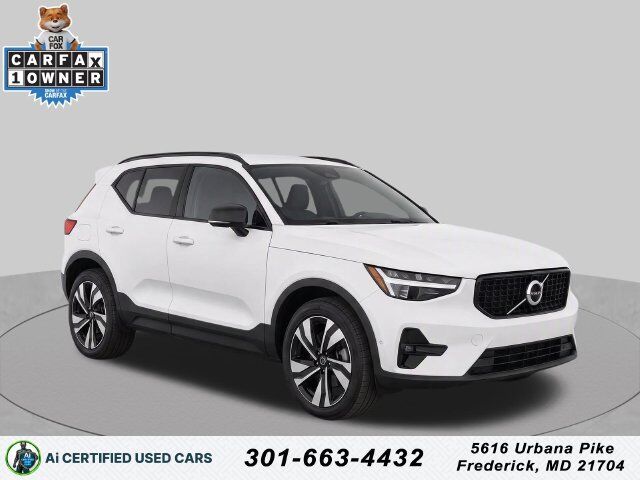 2024 VOLVO XC40