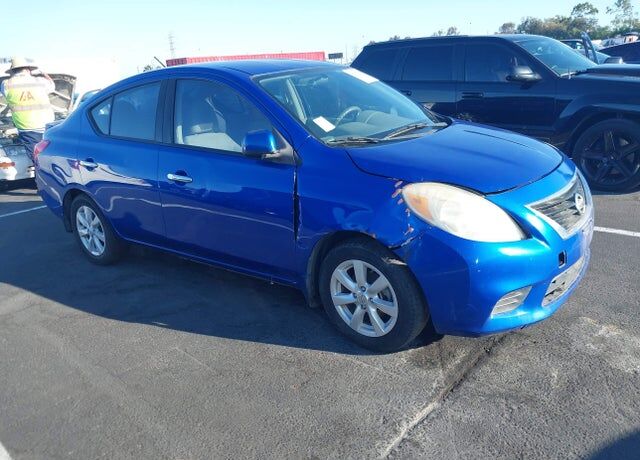 2014 NISSAN Versa