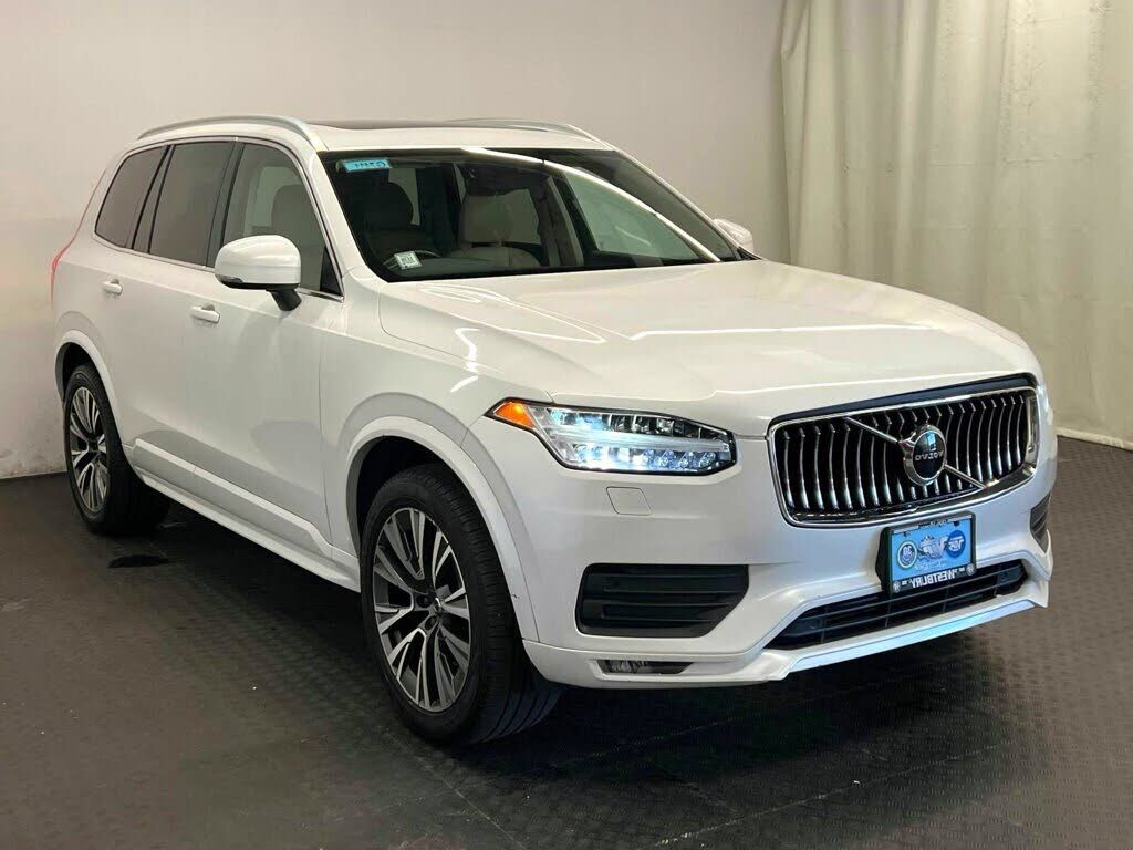 2022 VOLVO XC90