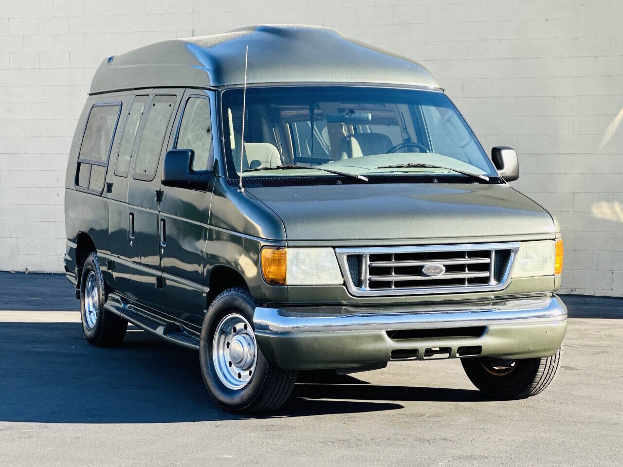 2004 FORD E-250