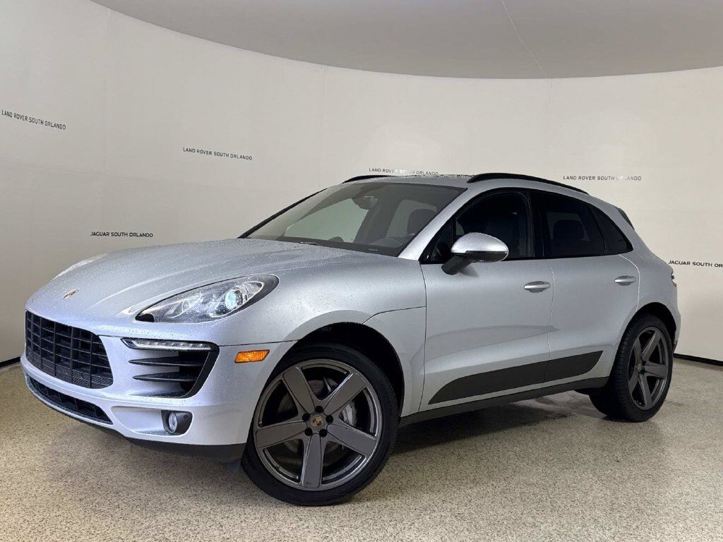 2016 PORSCHE Macan