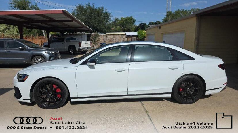 2023 AUDI S8