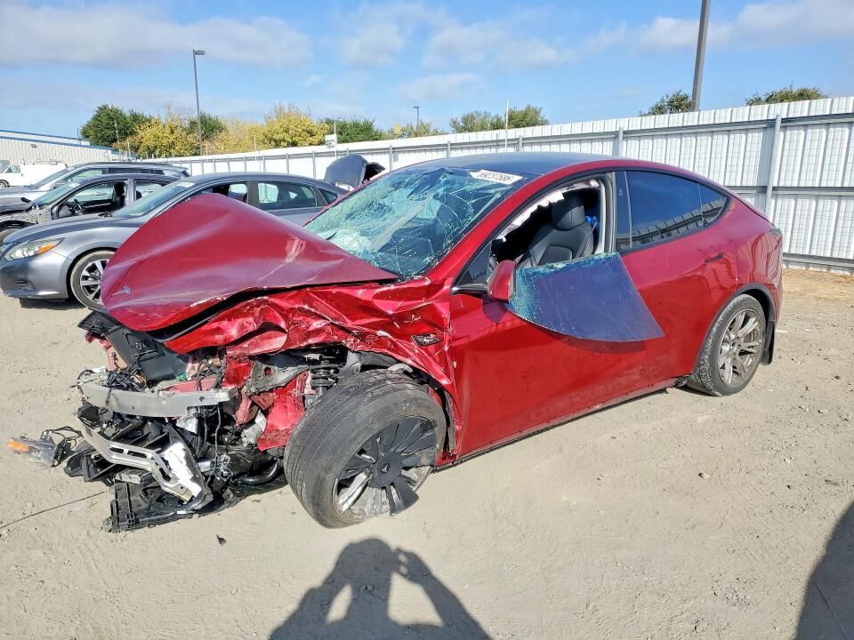 2024 TESLA Model Y
