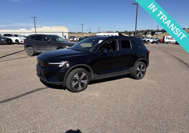 2023 VOLVO XC40
