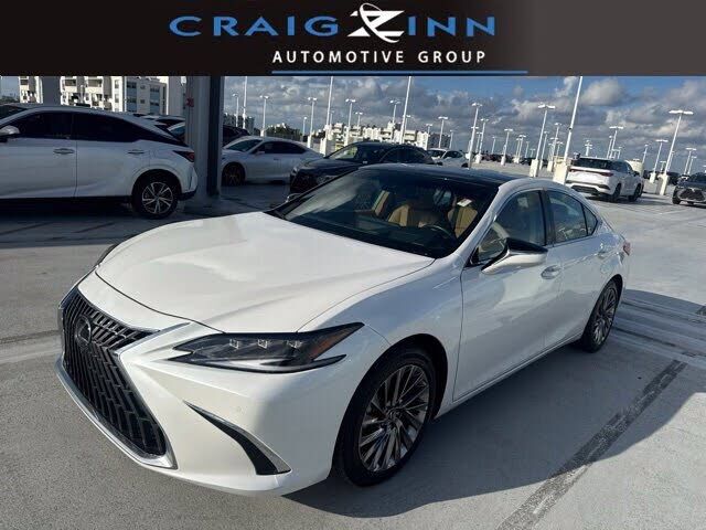 2025 LEXUS ES