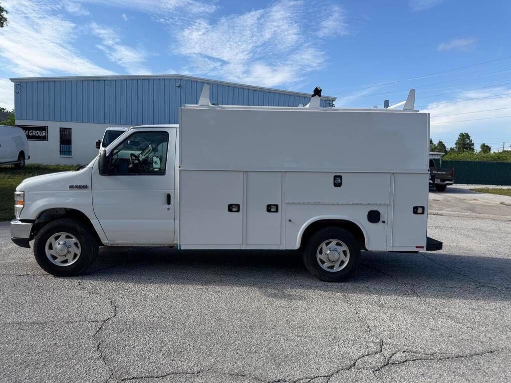 2025 FORD E-350
