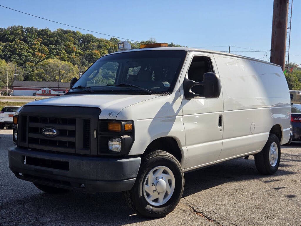 2013 FORD E-350