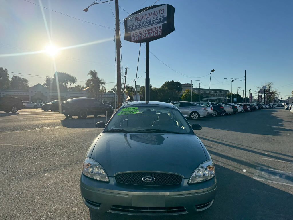 2006 FORD Taurus