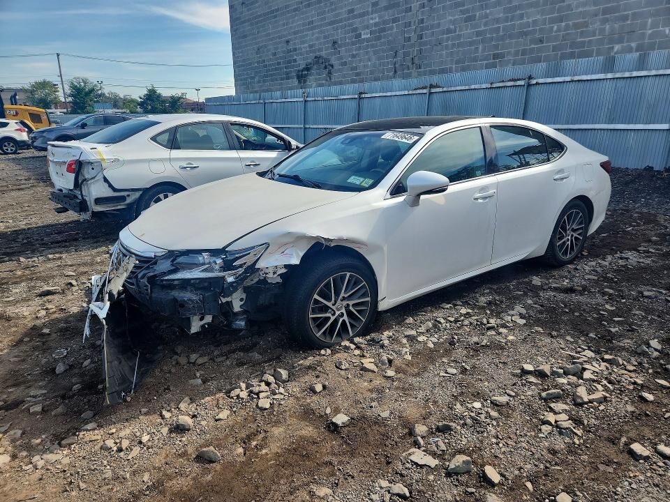 2016 LEXUS ES