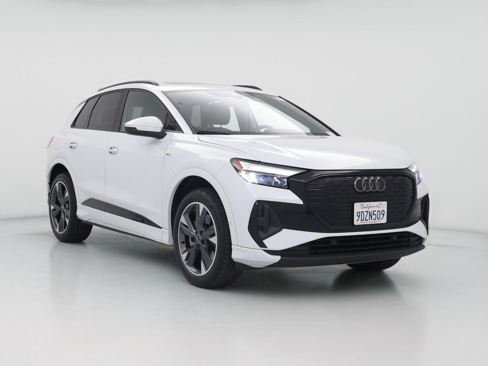 2023 AUDI Q4