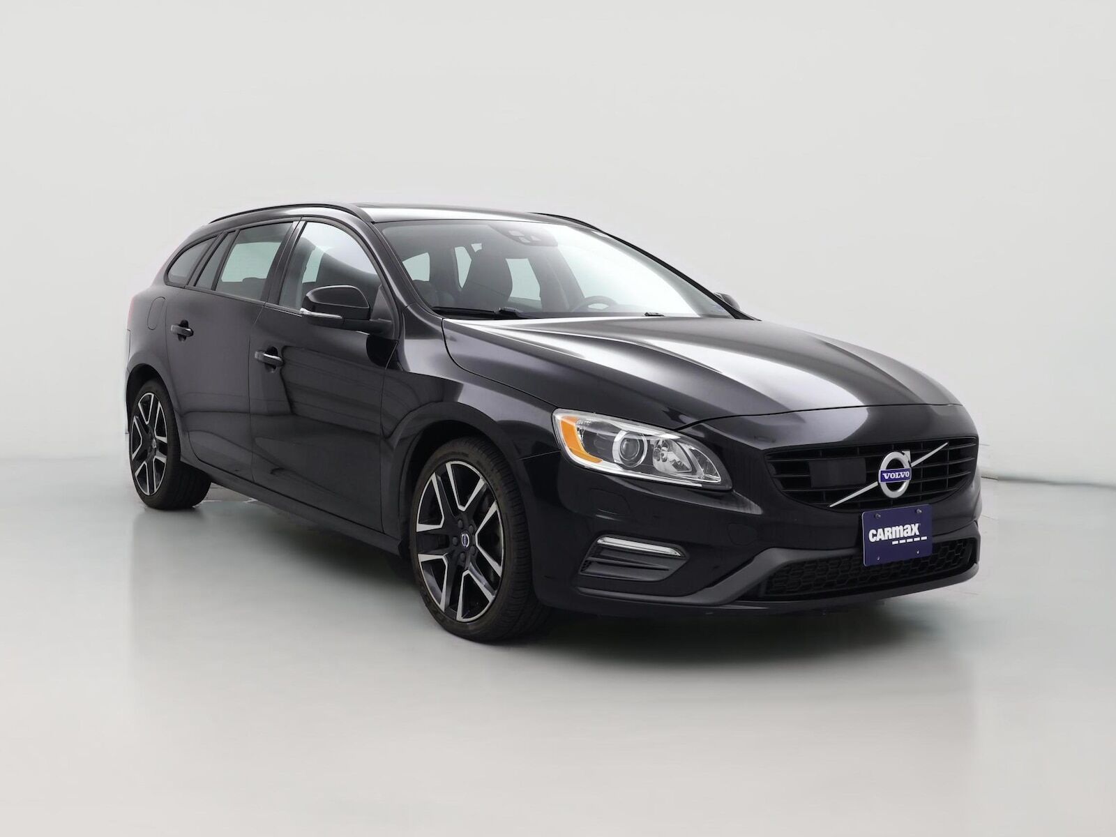 2018 VOLVO V60