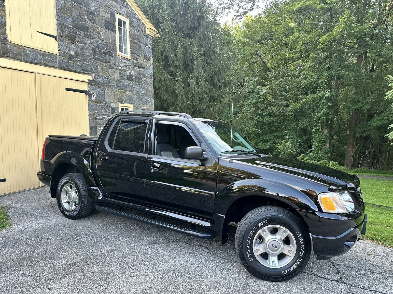 2004 FORD Explorer