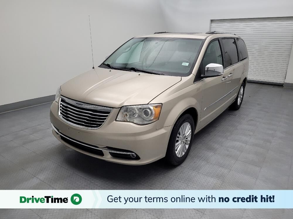 2014 CHRYSLER Town and Country