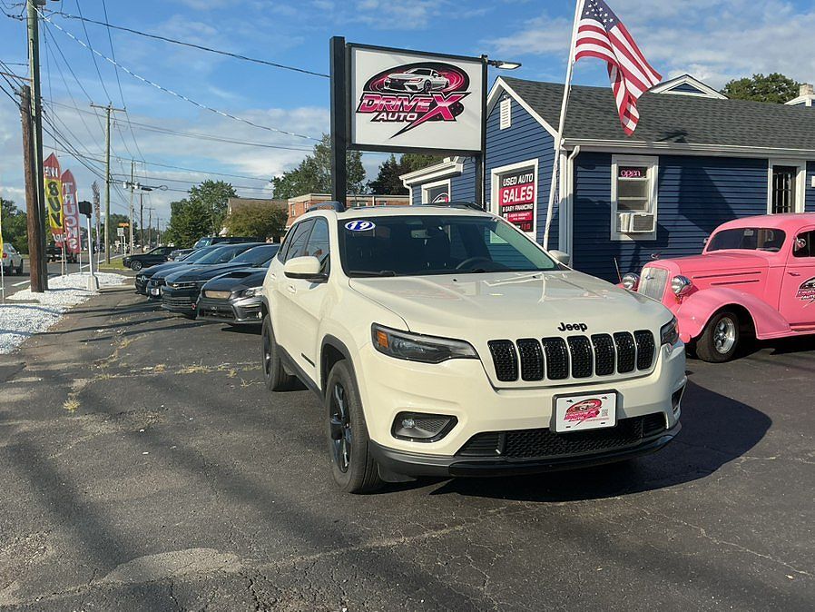 2019 JEEP Cherokee