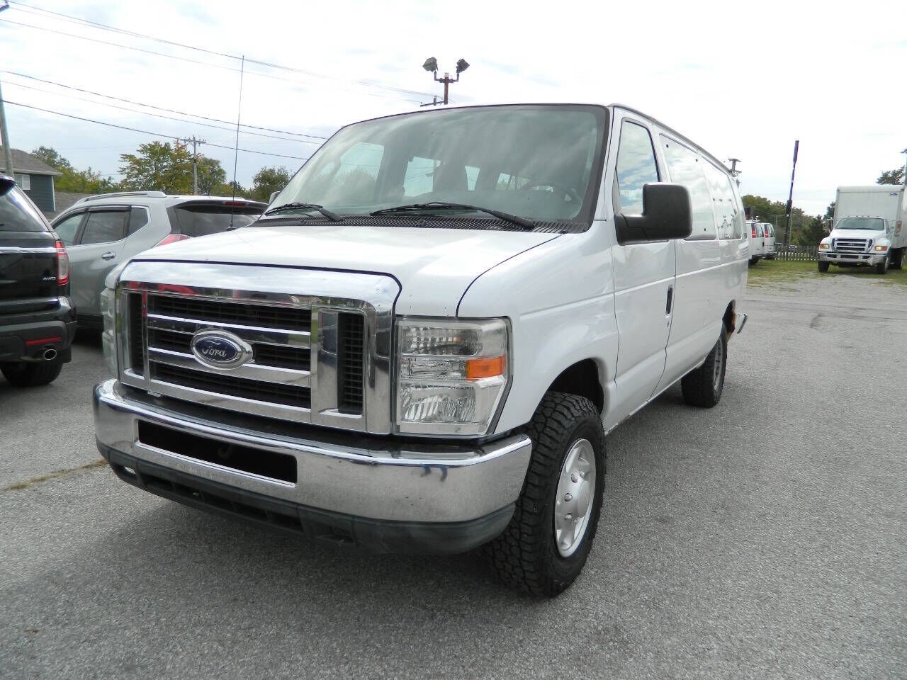 2012 FORD E-350