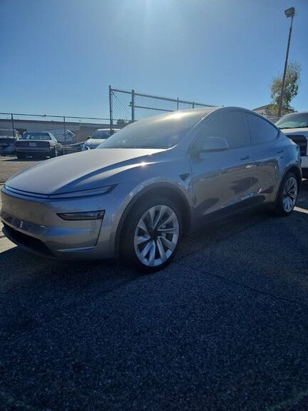 2026 TESLA Model Y