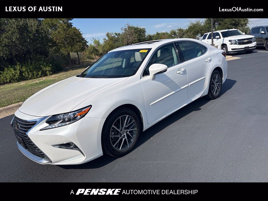 2017 LEXUS ES