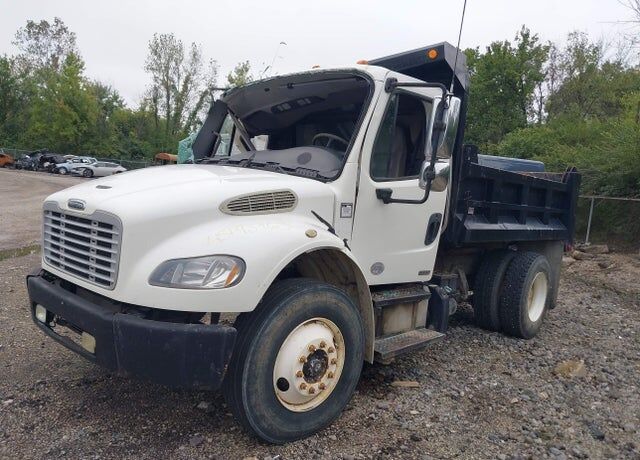 2012 FREIGHTLINER M2