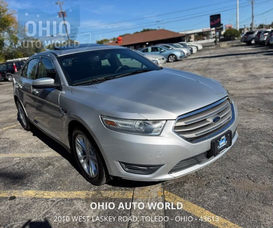 2013 FORD Taurus