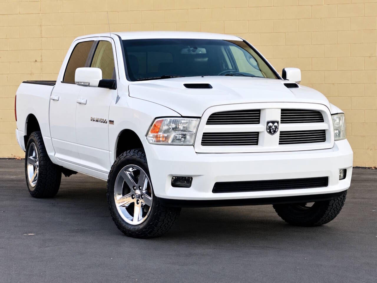 2012 DODGE Ram