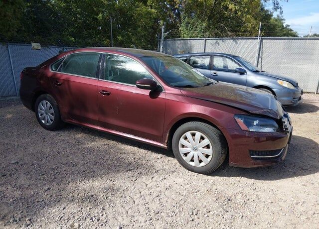 2012 VOLKSWAGEN Passat