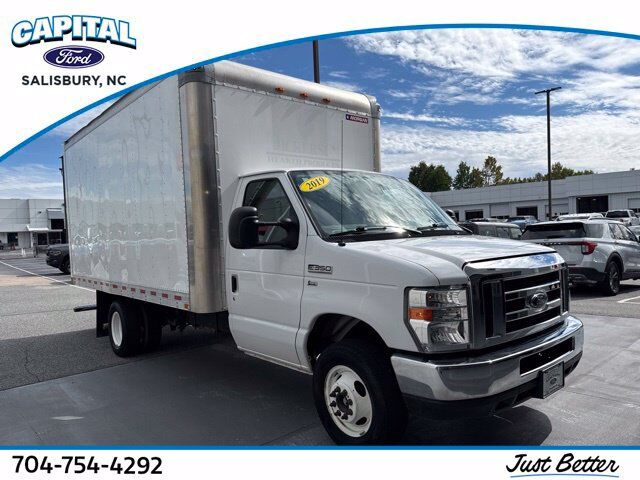 2019 FORD E-350