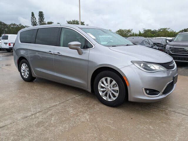 2019 CHRYSLER Pacifica