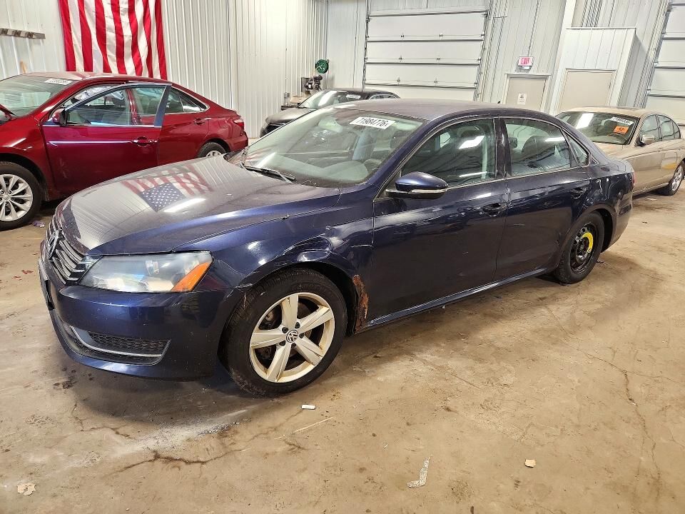 2012 VOLKSWAGEN Passat