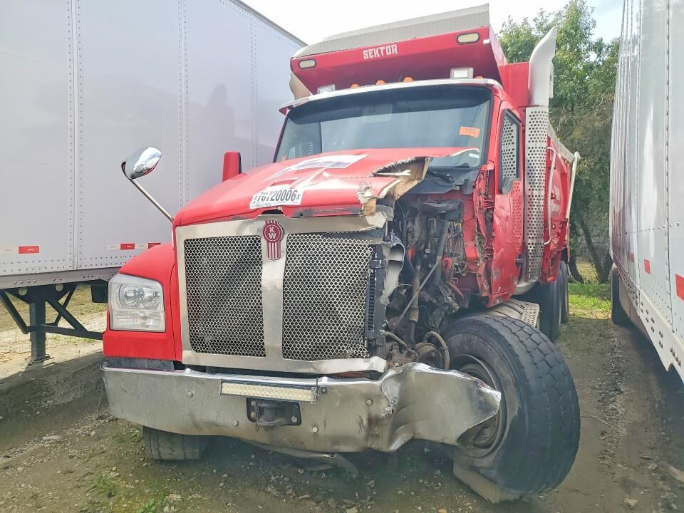 2022 KENWORTH T880