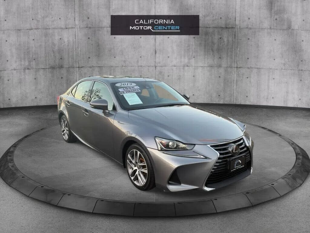 2019 LEXUS IS
