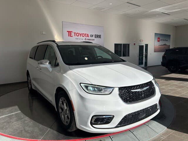 2022 CHRYSLER Pacifica